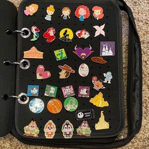 Disney pins